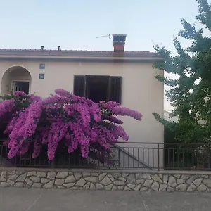  Apartment Mara